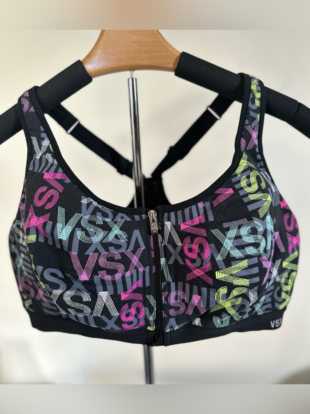 Victoria’s Secret VSX Sport 38D Front Zip Sports Bra Racerback Black Print